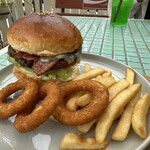 BROCKEN BURGER - ゴルゴンゾーラハニー＠1280 Cセット（ドリンク・ポテト・オニオンリング）＠480