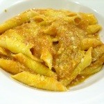 コルニーチェ - 仔牛の小腸のトマト煮込みのガルガネッリ