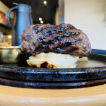 炭火ハンバーグ 肉焼き亭 - 肉の塊♫