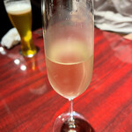 湯島エスターテ 自然派ワインが中心のイタリアン - 乾杯はシャンパンで！