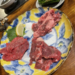 Akami Yakiniku To Kankoku Ryouri Ushinokarisuma - 