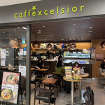 CAFE EXCELSIOR - 外観、入口。