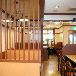 Yakinikuya Taiheimon - 一階にはカウンター席あり。