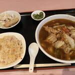 Hana - 麻辣豚ホルモン麺＋焼飯セット