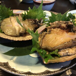 伊勢海老　海鮮蒸し料理　華月 - あわびお刺身　黒鮑、赤鮑。