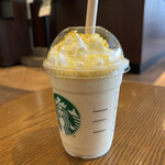 STARBUCKS COFFEE - 瀬戸内レモンケーキフラペチーノ　690円