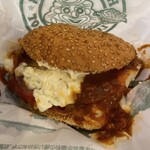 ラッキーピエロ - ラッキーエッグバーガー
モスを越えるソース量 見た目は悪いけど…！