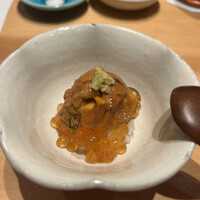 鮨トキドキ串 海老虎 - いくらと松前漬けとウニの小丼