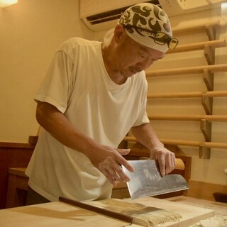 多様な経験が活かされた、心に染み渡る美味