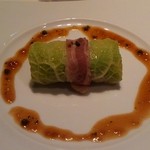 銀座 レカン - 前菜 ちりめんキャベツのカシュー豚包み