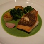 銀座 レカン - メイン 鱸のポワレ(妻)