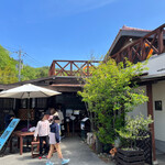 Umenoha - 大人気店「うめのは」さんへ到着！ログハウス風のオシャレな雰囲気です。