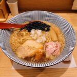 Yaki ago shio raamen takahashi - 背脂醤油ラーメン￥850
