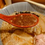 Yaki ago shio raamen takahashi - あご出汁、淡麗醤油、背脂の融合