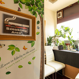 [Smoking room available] We have smoking spaces inside and outside the store♪