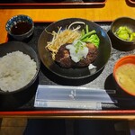 Tsudoi Sakaba Esuto - 特選ハンバーグ定食(おろしポン酢) 950円 ♪