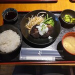 Tsudoi Sakaba Esuto - 特選ハンバーグ定食(おろしポン酢) 950円 ♪
