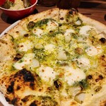 PIZZERIA FORNO NERO - ランチ ジェノベーゼ1200円 PayPay可 チーズ多めでボリュームあり！ジンジャーエールが辛めでいいです。神田の中ではまた通いたくなるピザでした。