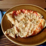 カフェ&デリ オッキアーリ - 真ん中をフォークで割って開けてみると
トロットロな半熟玉子がぐわぁっと広がった❕

これは旨そうだねえ❕