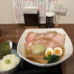 麺とおばんざいとお酒のお店 佳什 - 肉冷しラーメン¥1200、海苔わさびご飯¥50