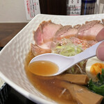 KEITO - 醤油清湯スープは、動物系の旨みがしっかり効いたあっさり味