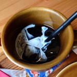 カフェ&デリ オッキアーリ - キチンとドリップされたアイスコーヒーだけど
あまり僕の好みの味わいでは無かっただけの模様❔

早く次に行きたいのでフレッシュ入れて
円やかな味わいにして飲んじゃったった