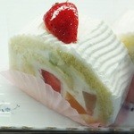 甘泉堂 - 「フルーツロール」\315です(2013/8/31UP)