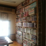 味処 つくし - マンガは豊富にあります。