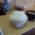 味処 つくし - デフォでご飯山盛りです。