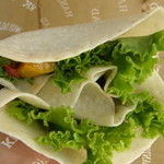 KFC - ハンディサラダ・・・ラップの生地で新鮮野菜が巻かれたアイテム