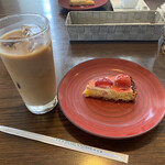 オムライス専門店 エグロン - デザートはイチゴのタルト