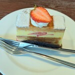 レタンプリュス - ミルフィーユ(本店限定)　娘が食べました。