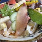 大乃屋 - 漬けのブリは脂ものって安定の旨さです。