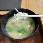 大乃屋 - みつば入りの鰤のあら汁　いつ頂いても美味しい出汁です。