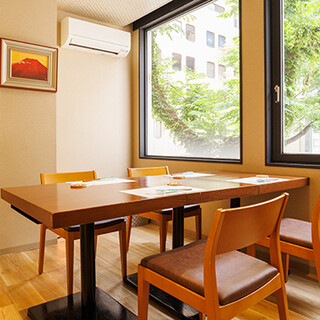 [Completely private rooms available] A comfortable Japanese space with the warmth of wood. For entertainment/dinners