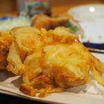 卓 - 小エビと新玉ネギのかき揚げその３