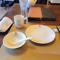 老上海 陸氏厨房 中洲店 - テーブルのセッティング