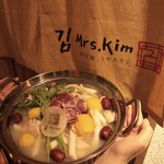 Kankoku Nabe Misesu Kimu - 