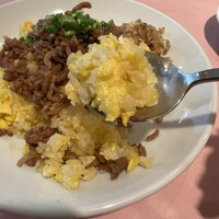 シェフス - 玉子炒飯はパラッパラッのふわふわ