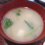 丸千葉 - チャーハンにつく味噌汁。