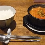 スジチゲ（１、１５０円）とライス中（２１０円）