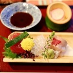 彩つむぎ - お造り三種”鮪（赤身）、岩魚、生湯波”