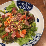Isomaru Suisan - 海鮮サラダ。彩が良かった。