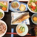 Satoukenoshokutaku - 本日の魚定食　有機納豆・玉子付き