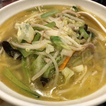 上海厨房 家楽 - ダブル野菜タン麺