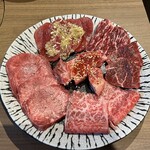 神保焼肉料理店 - 上タン塩と赤タンニンニクダレ・和牛上ハラミと赤身サガリ・和牛赤身焼き 塩ダレ・中落ちカルビ