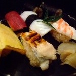 小判寿司 - 赤酢のシャリです