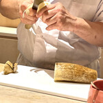 天冨良 麻布よこ田 - 金沢の話から、加賀れんこんを剥き始めた〜！！