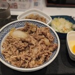 吉野家 - 牛丼アタマ大盛り＋肉だく(牛小鉢)＋玉子＋お新香