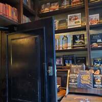 TOKYO Whisky Library - 